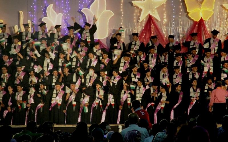 صور.. تخريج طلبة جامعة القدس المفتوحة بغزة
