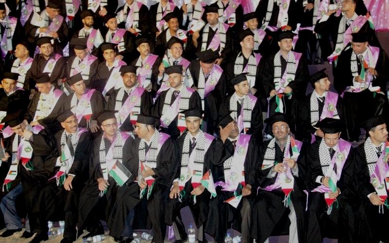 صور.. تخريج طلبة جامعة القدس المفتوحة بغزة