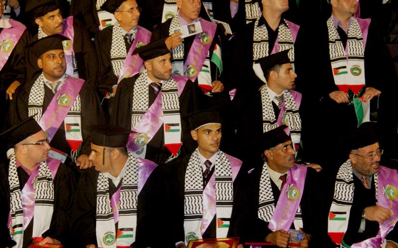 صور.. تخريج طلبة جامعة القدس المفتوحة بغزة