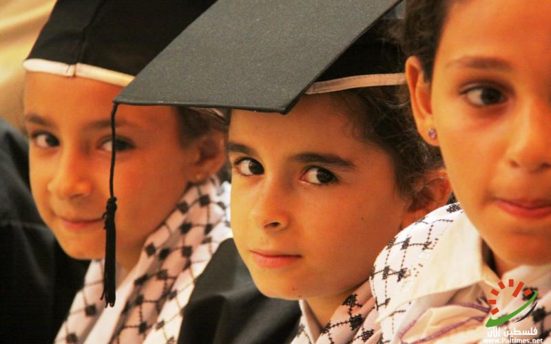 صور.. هنية يكرم أوائل التوجيهي بقطاع غزة