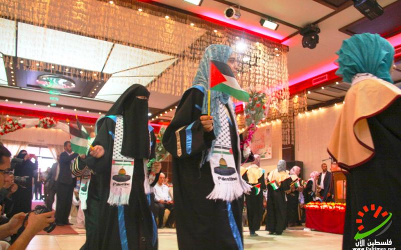 صور.. هنية يكرم أوائل التوجيهي بقطاع غزة