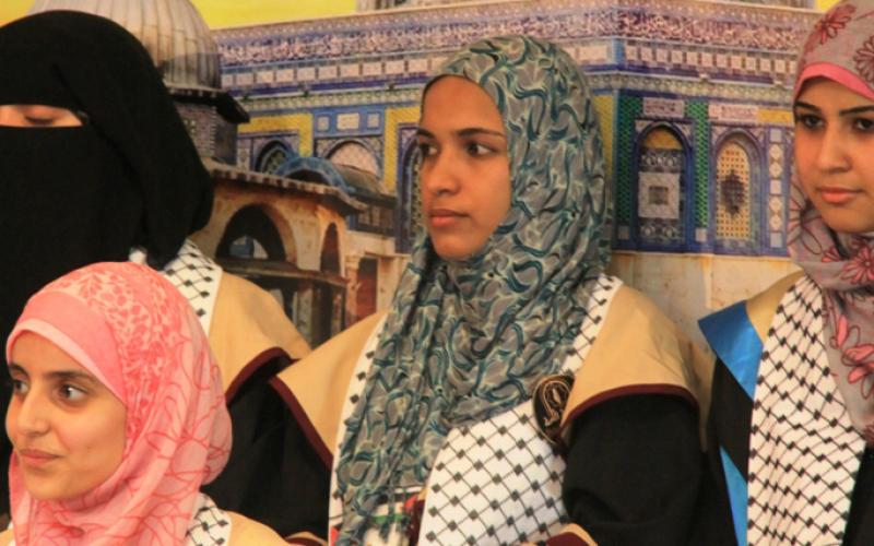 صور.. هنية يكرم أوائل التوجيهي بقطاع غزة