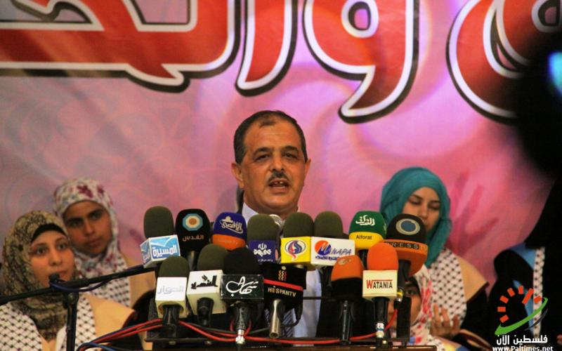 صور.. هنية يكرم أوائل التوجيهي بقطاع غزة
