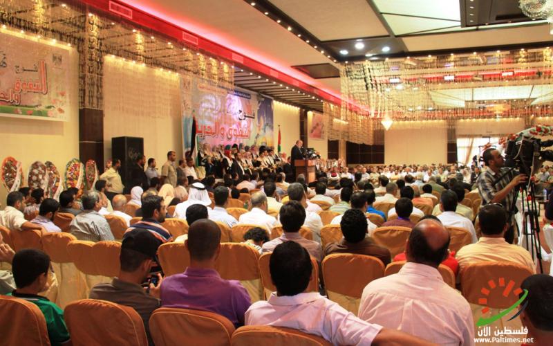 صور.. هنية يكرم أوائل التوجيهي بقطاع غزة