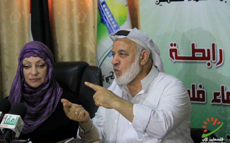 بالصور.. سيدة بريطانية تعلن إسلامها بغزة