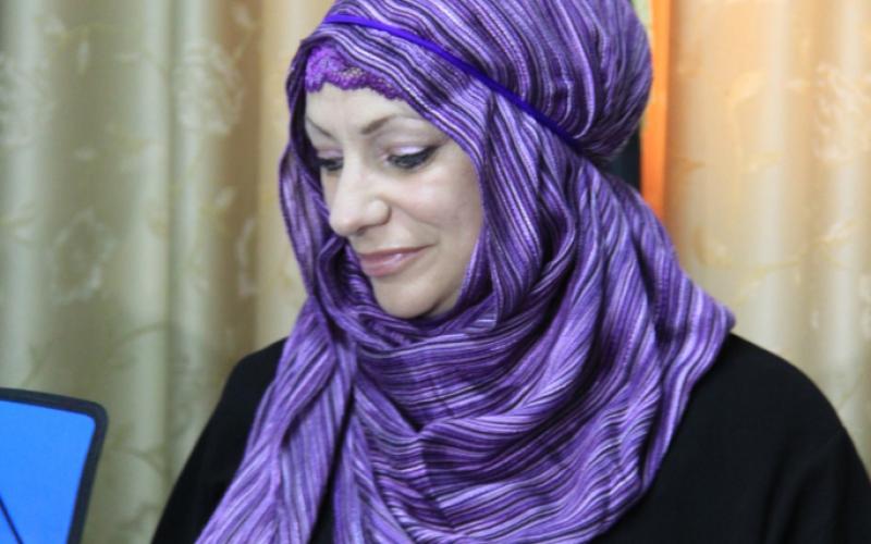 بالصور.. سيدة بريطانية تعلن إسلامها بغزة
