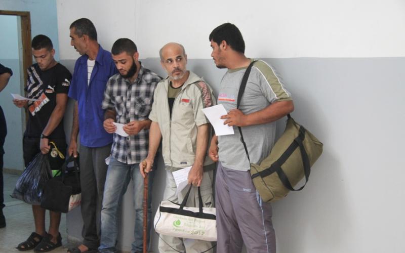 بالصور.. الداخلية تفرج عن 159 نزيلاً
