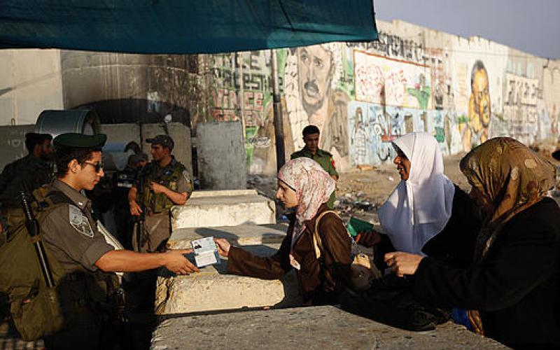 بالصور.. القدس.. نشاط إيماني وترهل اقتصادي
