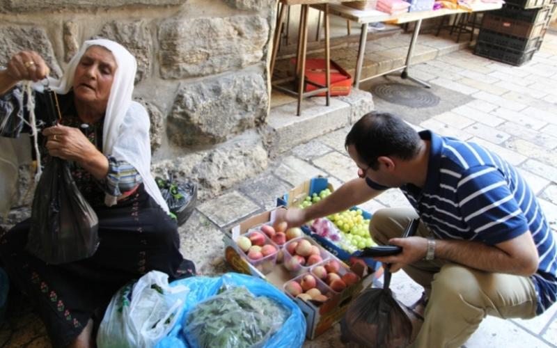 بالصور.. تفاؤل رمضاني بانتعاش أسواق القدس