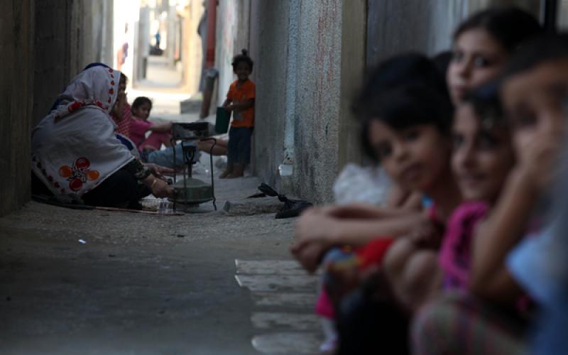 صور.. الحر في رمضان يخرج الناس من بيوتهم