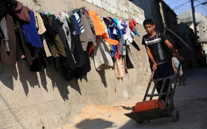 صور.. الحر في رمضان يخرج الناس من بيوتهم