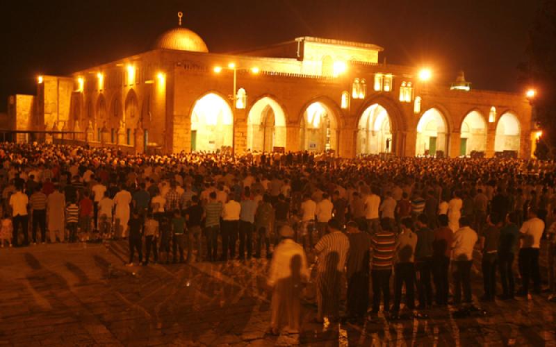 صور.. أجواء إيمانية مميزة داخل الأقصى