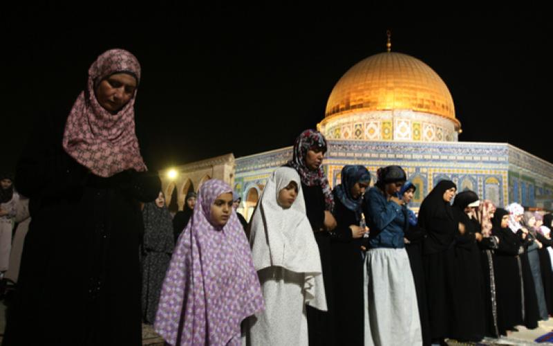 صور.. أجواء إيمانية مميزة داخل الأقصى