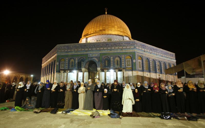 صور.. أجواء إيمانية مميزة داخل الأقصى