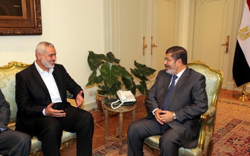 صور .. لقاء هنية بالرئيس محمد مرسي بقصر الرئاسة