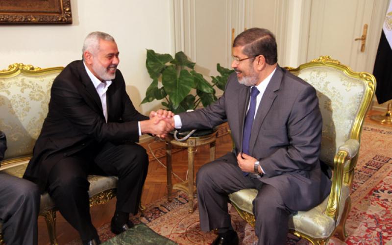 صور .. لقاء هنية بالرئيس محمد مرسي بقصر الرئاسة