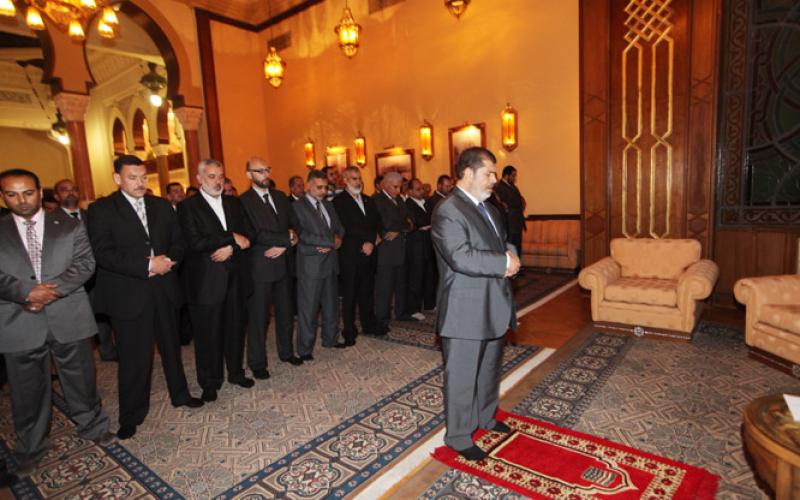 صور .. لقاء هنية بالرئيس محمد مرسي بقصر الرئاسة