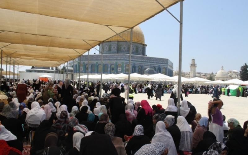 صور .. 250 ألف مصلٍ أدوا الجمعة في الأقصى