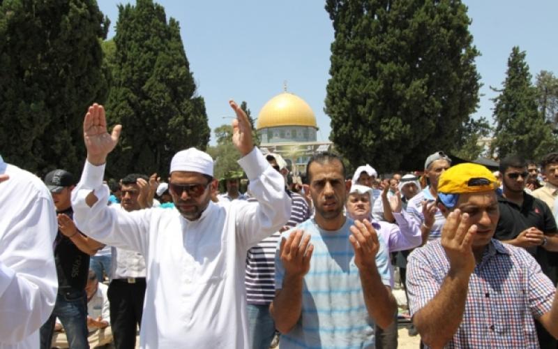 صور .. 250 ألف مصلٍ أدوا الجمعة في الأقصى