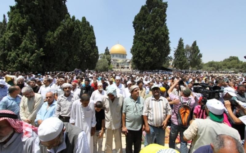 صور .. 250 ألف مصلٍ أدوا الجمعة في الأقصى