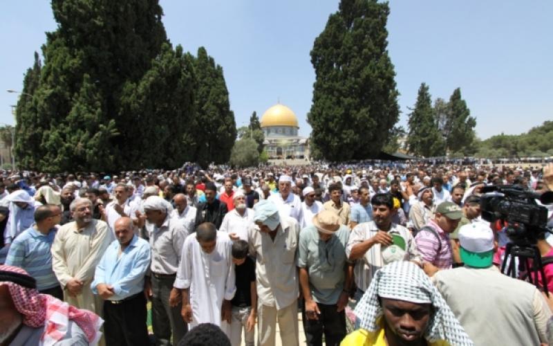 صور .. 250 ألف مصلٍ أدوا الجمعة في الأقصى