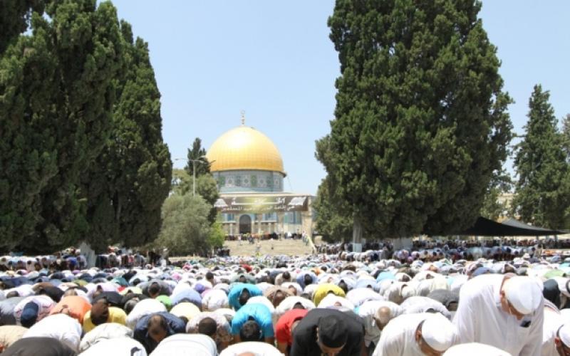 صور .. 250 ألف مصلٍ أدوا الجمعة في الأقصى