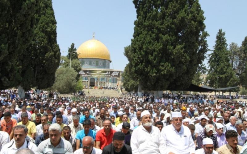 صور .. 250 ألف مصلٍ أدوا الجمعة في الأقصى