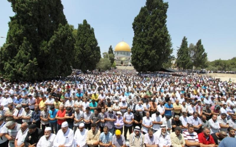 صور .. 250 ألف مصلٍ أدوا الجمعة في الأقصى