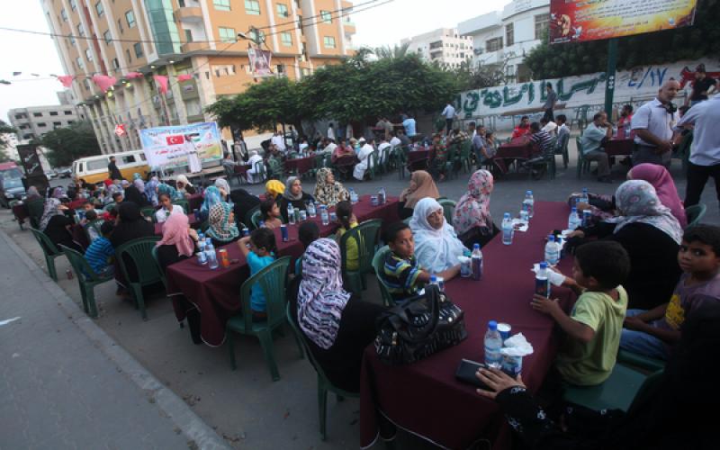 صور.. "واعد" تقيم إفطاراً جماعياً لأهالي الأسرى