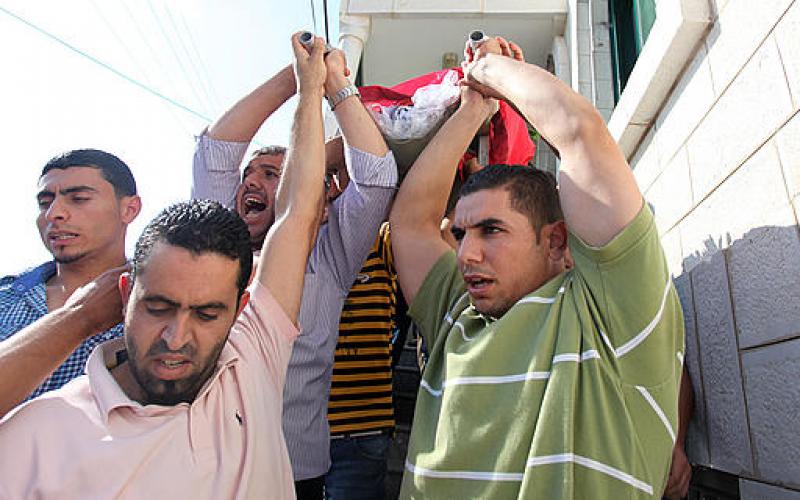 بالصور.. تشيع جثمان الشهيد أكرم بدر في بيتللو