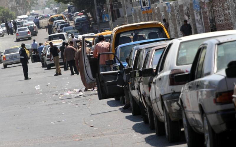 صور: طوابير انتظار الوقود في غزة لا تنتهي