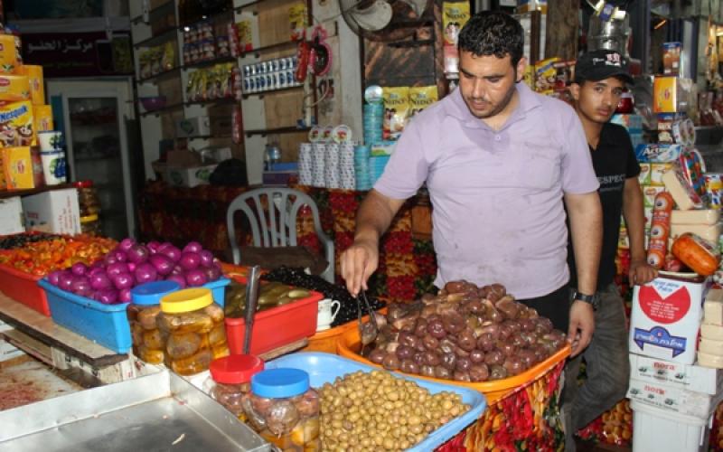 بالصور: أسواق غزة تتأهب لاستقبال رمضان