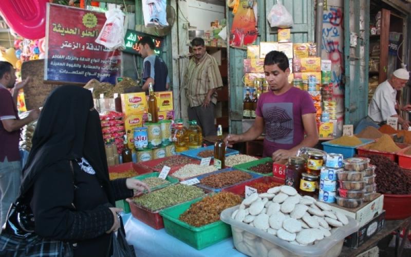 بالصور: أسواق غزة تتأهب لاستقبال رمضان