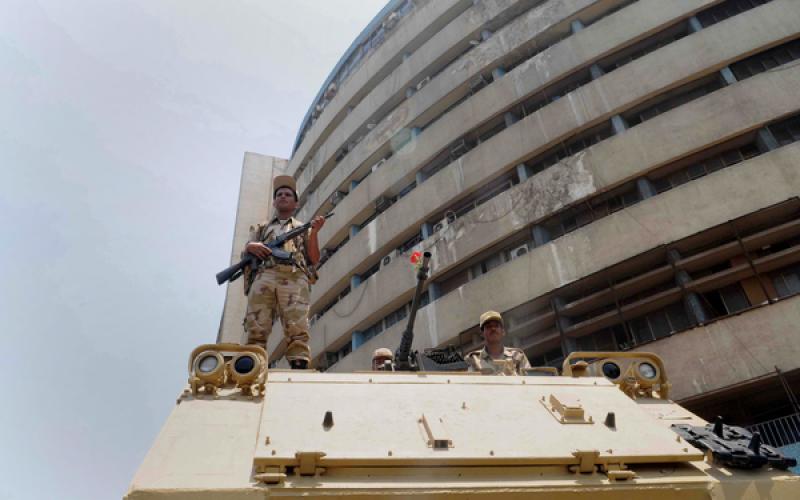 صور: الجيش المصري يتمركز أمام "ماسبيرو"