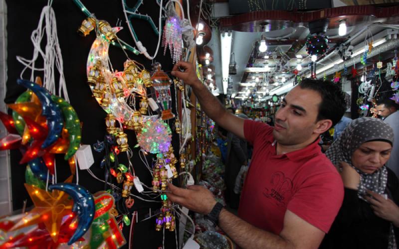 صور: أسواق رام الله تستعد لرمضان