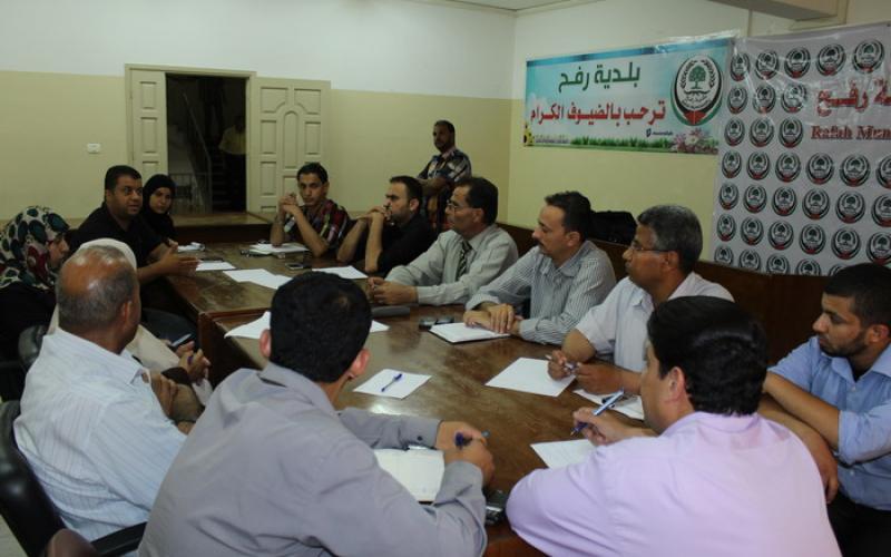 المؤسسات في رفح تطالب بتفعيل دورها