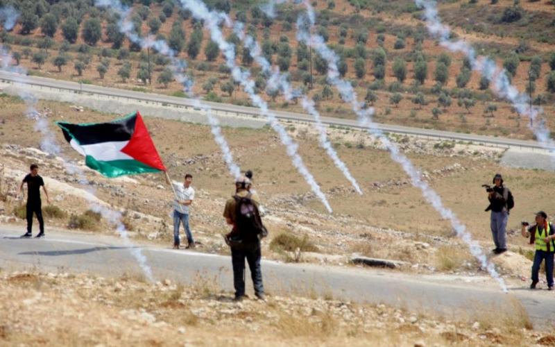 صور: الاحتلال يهاجم مسيرة في "النبي صالح"‏