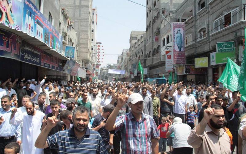 صور: مسيرة رفضًا لتهديدات الاحتلال شمال غزة