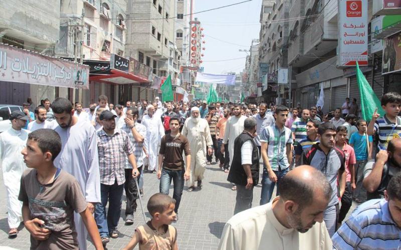 صور: مسيرة رفضًا لتهديدات الاحتلال شمال غزة