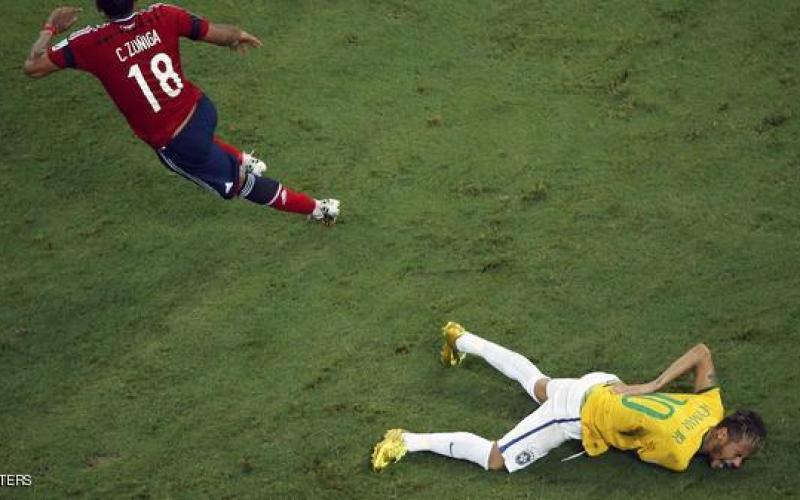 بالصور: جماهير البرازيل تتوجه لمستشفى نيمار