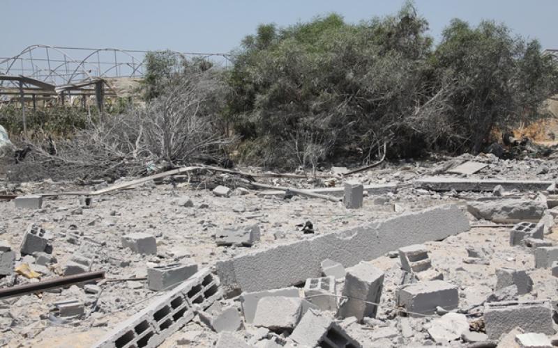 صور: دمار بالدفيئات الزراعية بخانيونس
