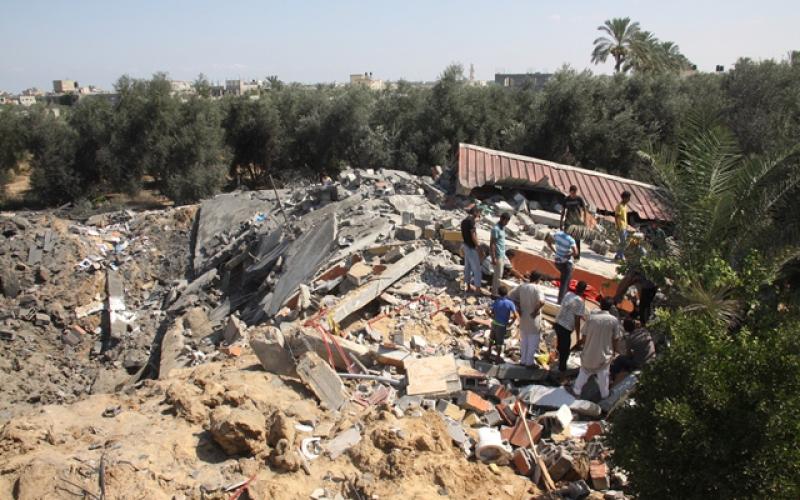 صور: الدمار إثر قصف منزل أبو دقة بخانيونس