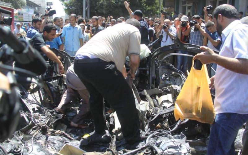 صور: استهداف الاحتلال لسيارة وسط غزة