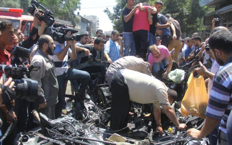 صور: استهداف الاحتلال لسيارة وسط غزة