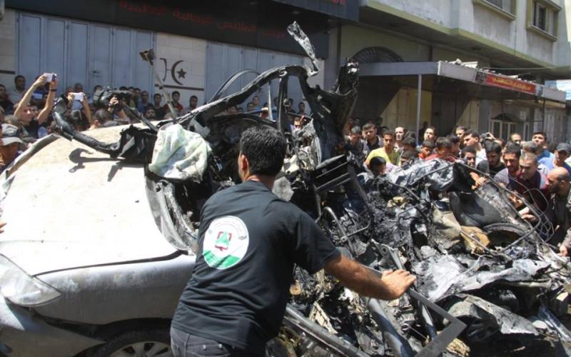 صور: استهداف الاحتلال لسيارة وسط غزة