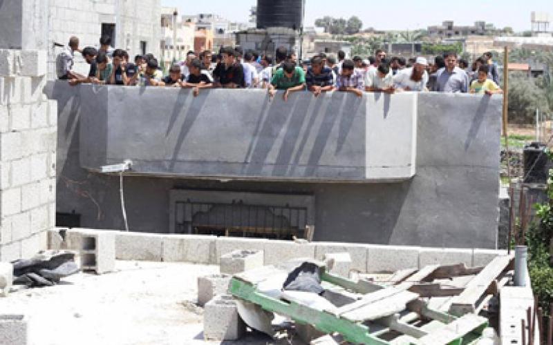 بالصور: 7 شهداء باستهداف منزل عائلة كوارع (تحذير +18)