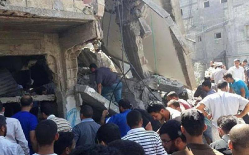 بالصور: 7 شهداء باستهداف منزل عائلة كوارع (تحذير +18)