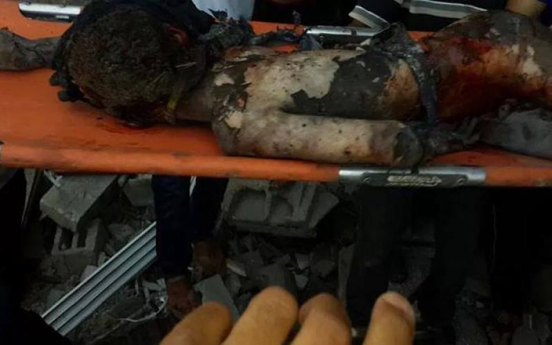 بالصور: 7 شهداء باستهداف منزل عائلة كوارع (تحذير +18)