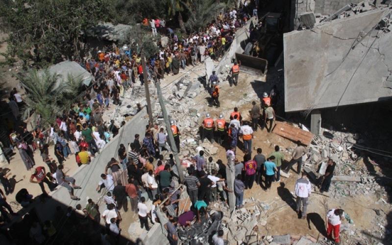 صور: شهداء وجرحى باستهداف منزل عائلة "كوارع"