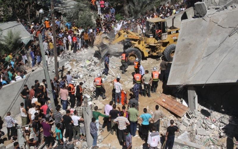 صور: شهداء وجرحى باستهداف منزل عائلة "كوارع"